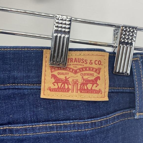 Levi’s dark wash classic bootcut mid rise versatile office casual size 16 - Picture 7 of 8